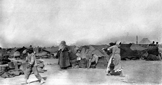 Camp de concentration de Meskene, sur la ligne de l'Euphrate. Photographie Armin Wegner.
